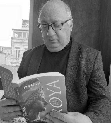 Suat Dülger yazar resmi