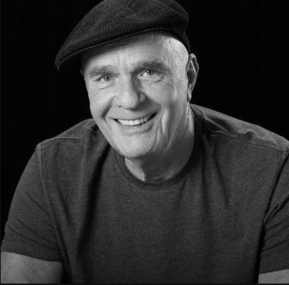 Dr. Wayne W. Dyer yazar resmi